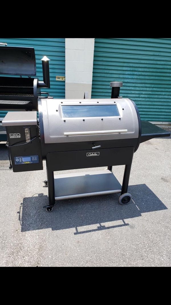 Cabela’s pro series 36” elliptical pellet grill for Sale in Atlanta, GA