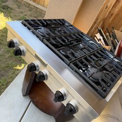 KitchenAid Stove – Excellent Condition 🔥