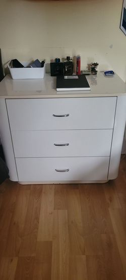 White Gloss 3-Drawer Chest of Drawers