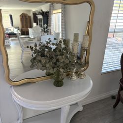 Entry Table & Mirror 