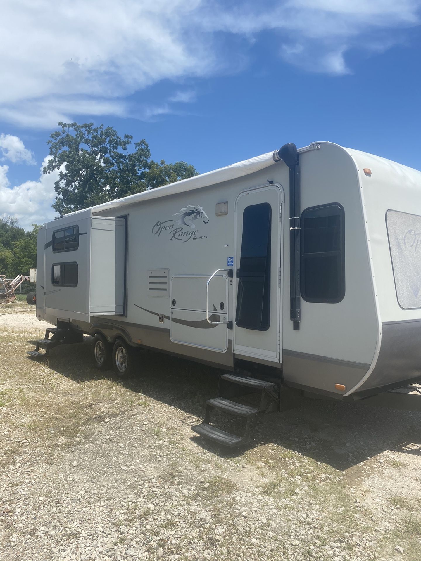 2010 Open Range 31 Ft Double Slideout Travel Trailer