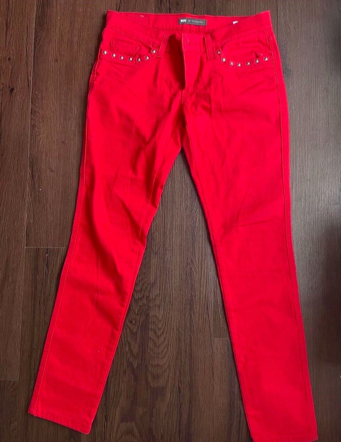 Woman’s Jeans Levis, W29, L32 Like new