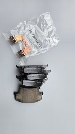 Mopar OEM 0(contact info removed)AB Rear Brake Pad Set - Chrysler 300 / Dodge Charger Challenger Magnum - New