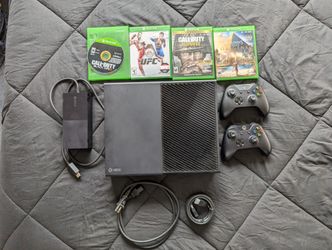 Xbox One 500GB Model 1540 w/ Extra Controller and Games