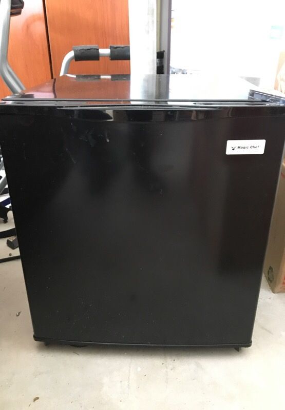 Magic Chef Mini Refrigerator
