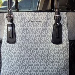 Michael Kors Tote