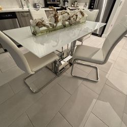 Beautiful modern dining Table 