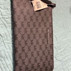 Michael Kors Large Wristlet 