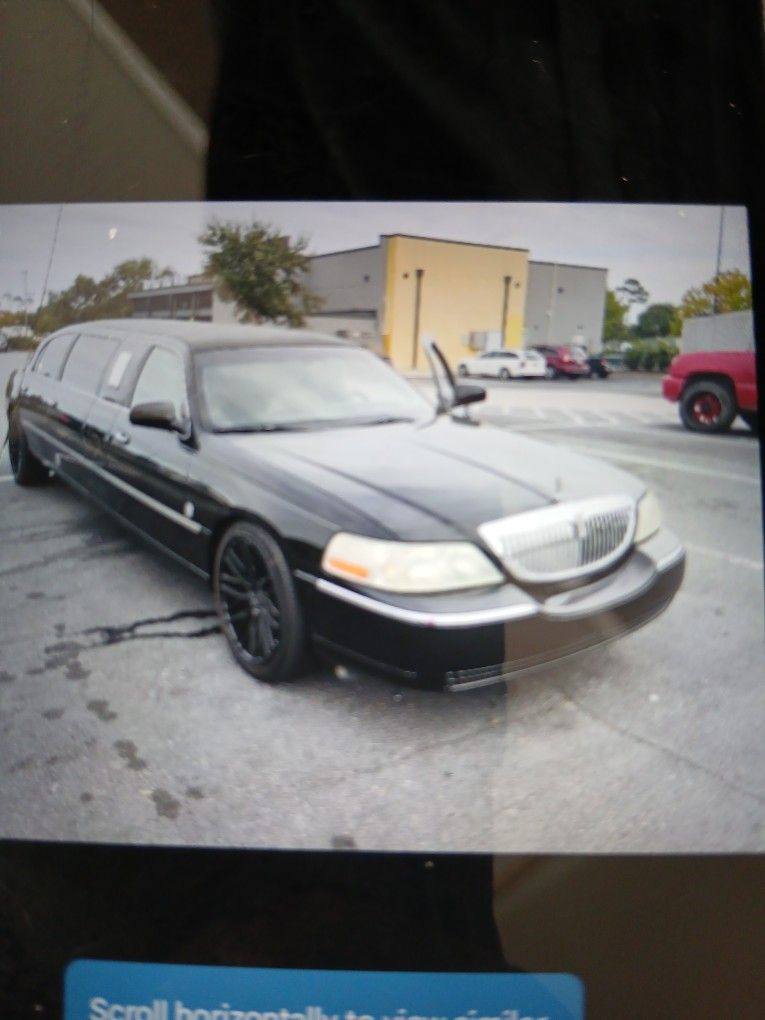 2004 Lincoln Town Car