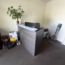 Receptionist Desk 