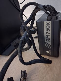 Corsair RM750x 750 W 80+ Gold Certified Fully Modular ATX Power Supply