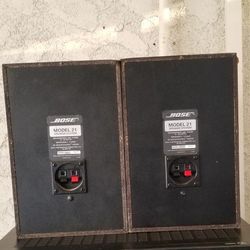 Bose Model 21 Bookshelf speakers Working Great 