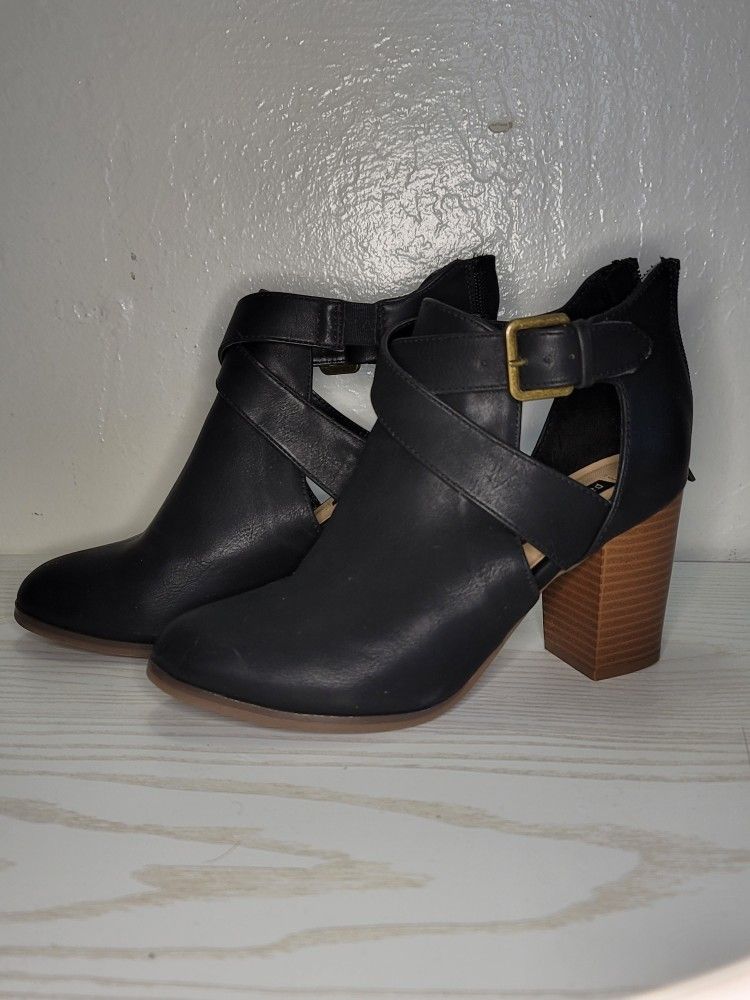 Open Sided Bootie With Gold Buckle 5.5