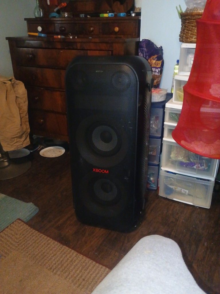 LG Xl9t XBoom Speaker