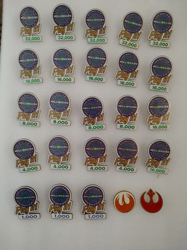 Disney Trading Pins Over 20 Pins Similar To The One Shown Amounts Between 100 And 32000