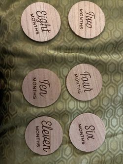 Baby milestone number cards