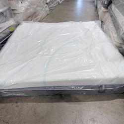 BIG SALE 💥KING MATTRESS TEMPURPEDIC ADAPT MEDIUM $999