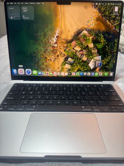 MacBook Pro 14-inch M4 – Like New