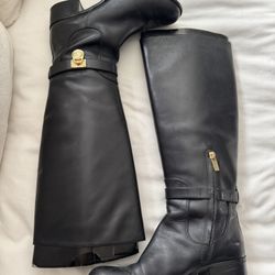 Micheal Kors Womens size 8 boots