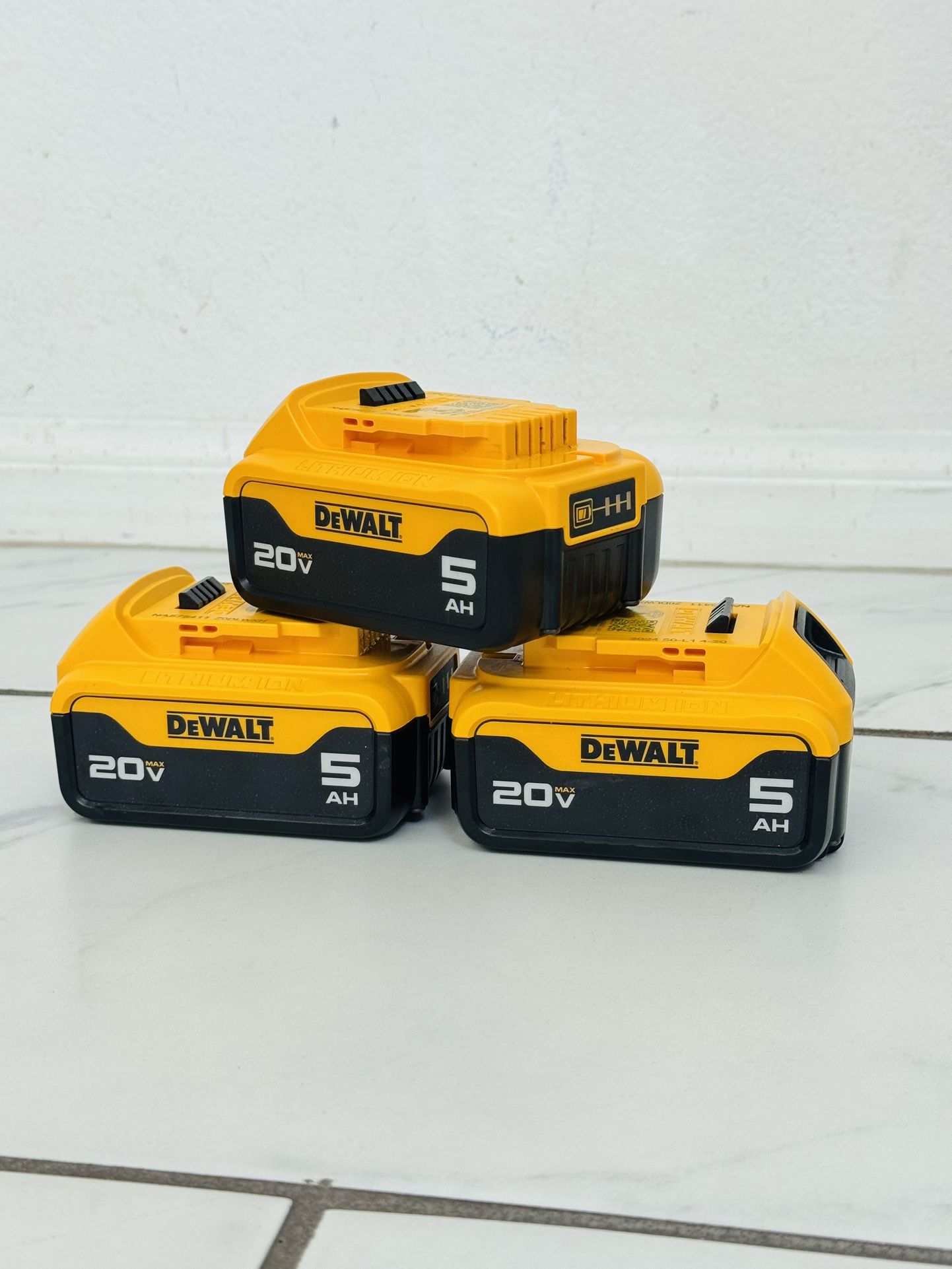 Dewalt 20v MAX 5Ah Batteries
