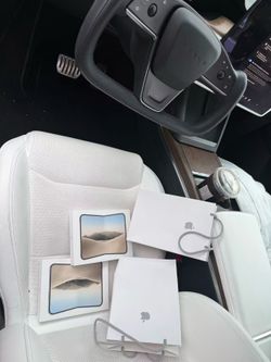 2 star white IPhone duo