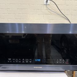 Samsung Over-the-Range Microwave (Model ME21A706BQN) – Great Condition