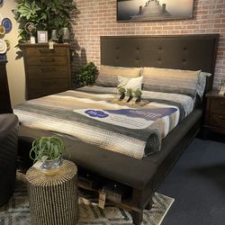 King bed frame & optional plastic risers