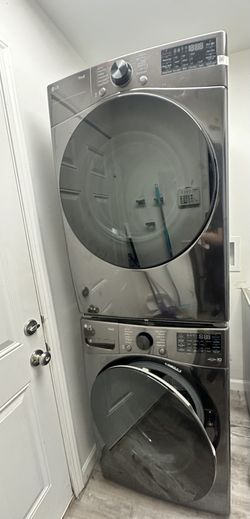 LG Washer + Gas Dryer + Stacking Kit