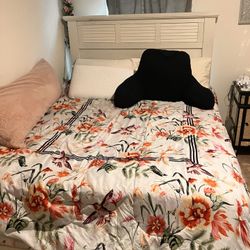 Queen bed And Dresser 