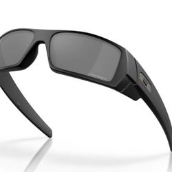 Oakley Gascan Sunglasses New In Box