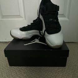 Air Jordan 11s Tuxedo 9M W/ Box