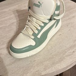 Pumas Para Niño Color Verde Con Blanco Size 6 