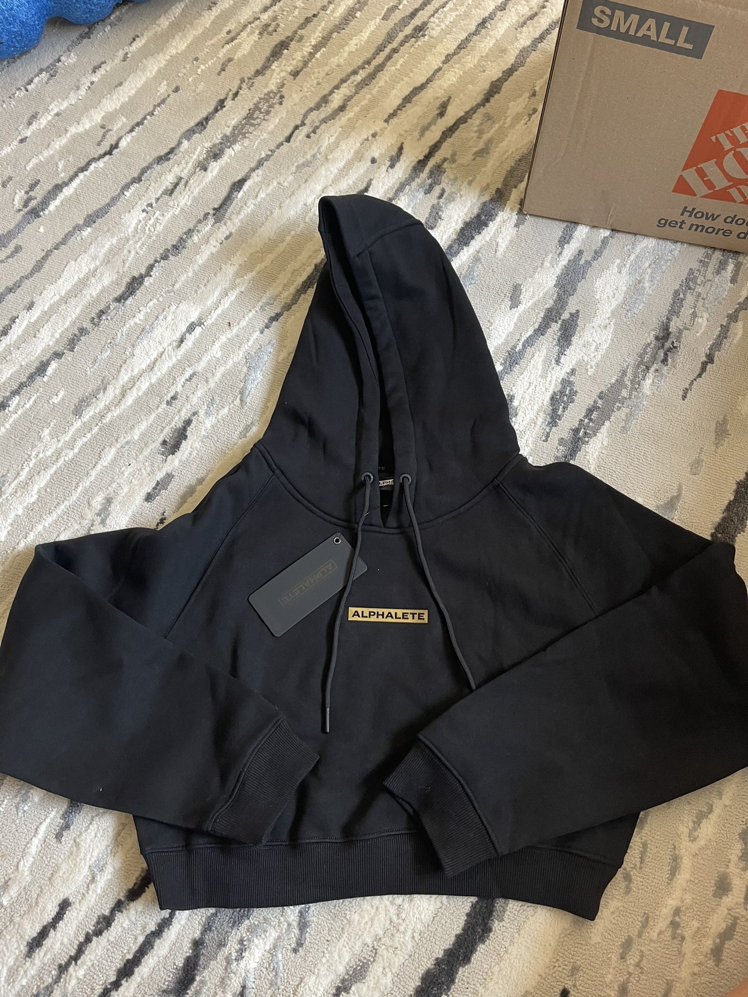 Alphalete Cropped Hoodie (New In bag With Tags)