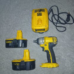 Dewalt 1/2" impact wrench 18v with charger and 2 batteries $220