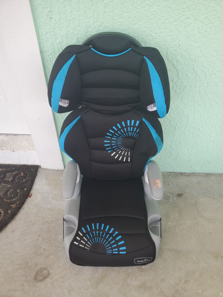 Toddler car set/booster seat like new