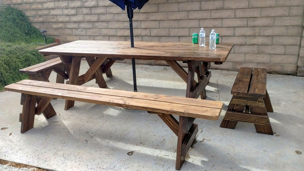Custom Build Picnic Tables.