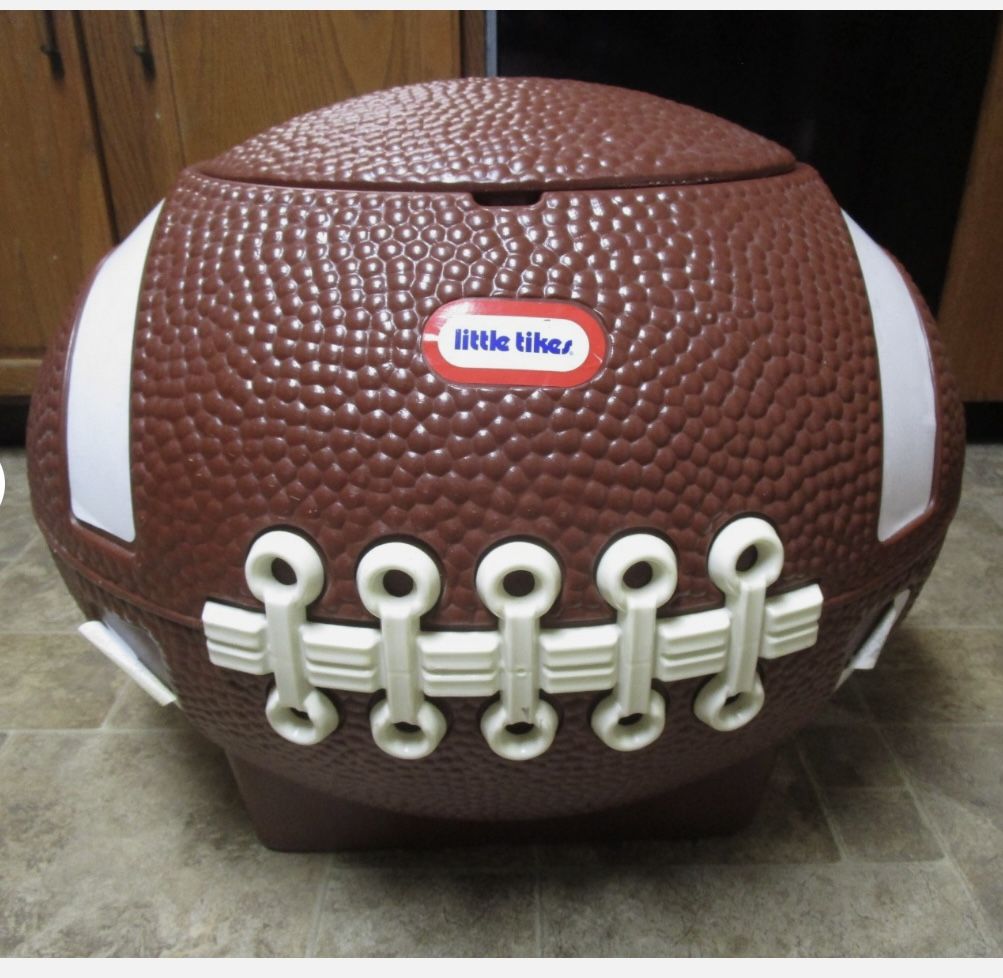 Vintage 1975 Little Tikes Football Shaped Toy Box w/Lid Tailgate Party Cooler Pickup NASHUA- Burlington Ma