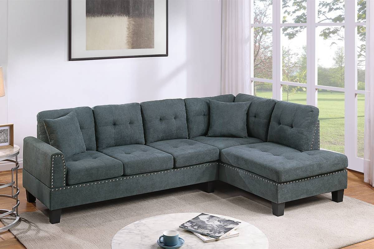 2 pc Sectional Sofá W/ 2 Accent Pillows