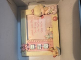 Jesus Loves Me Frame Girl Prescious Moments 1999