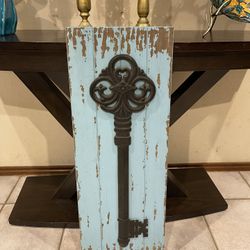 Large Hobby Lobby Iron Key Decor Piece 