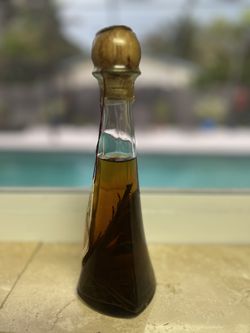 Terra Toscana Oil Bottle 9”