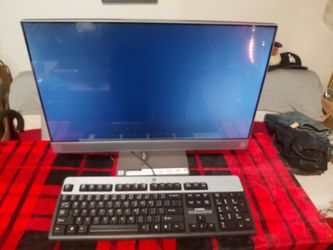 HP Pavillion  ALL-In-One PC-AIO 24-a010, i5 w/ 8GB RAM,256SSD with Win 10 !