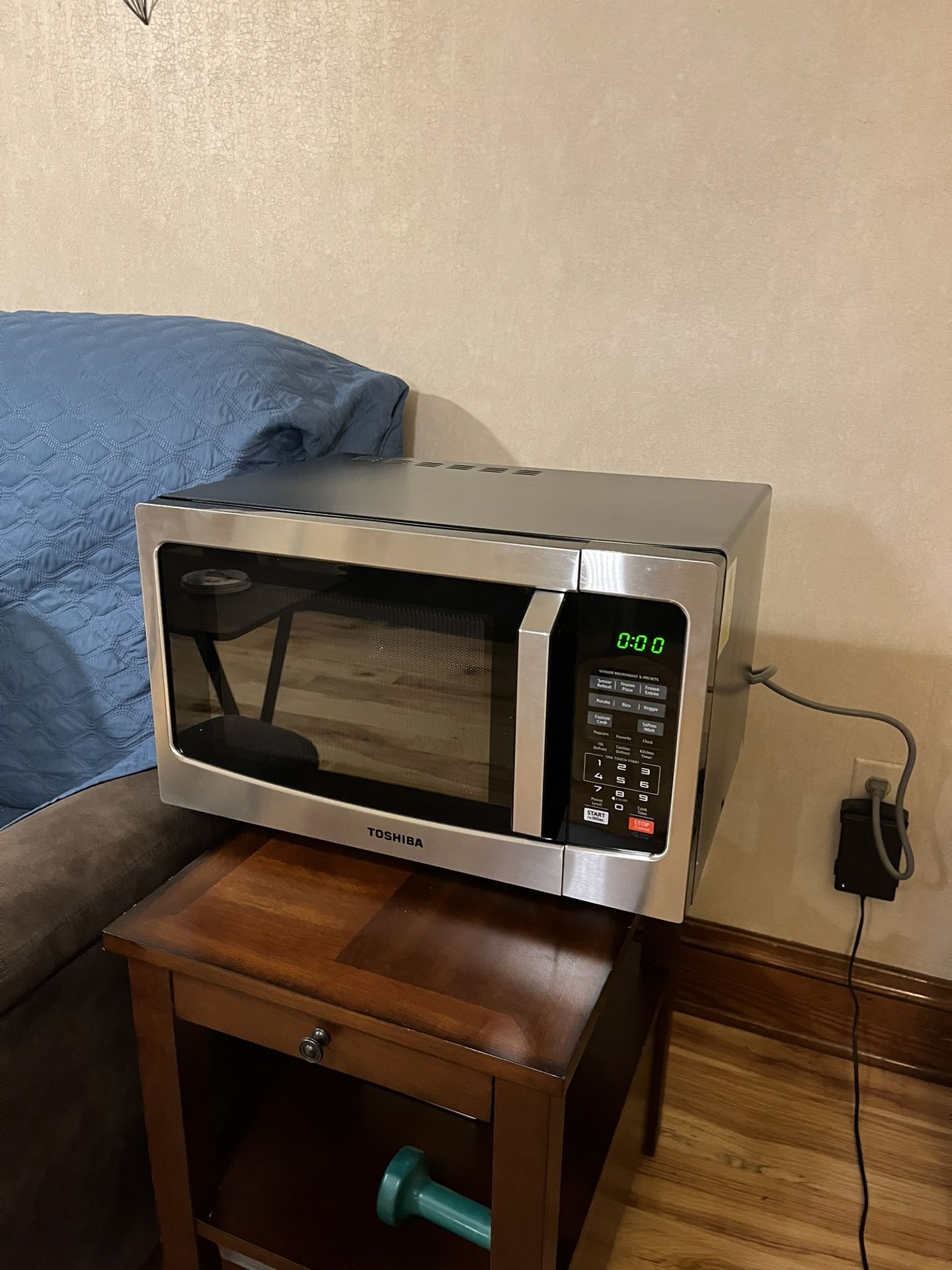 New Microwave Toshiba