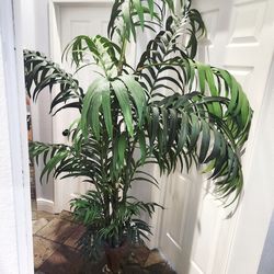 Artificial palm tree