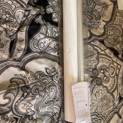 Cortina 22” W x. 72” H 