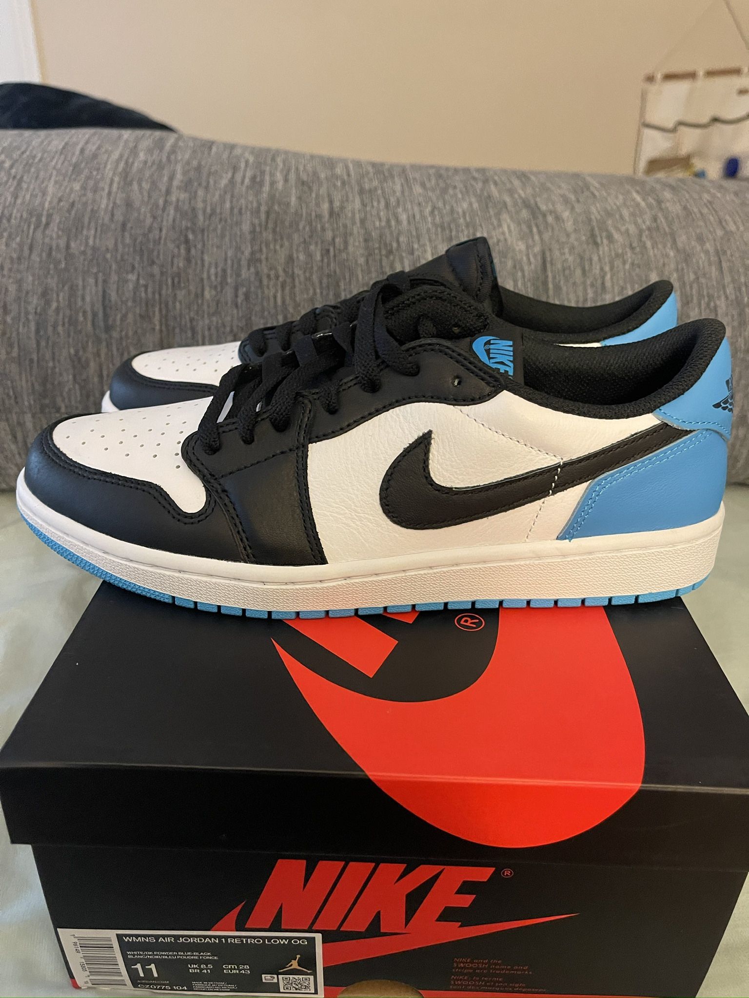 Jordan 1 Low Powder Blue 9.5M/11w