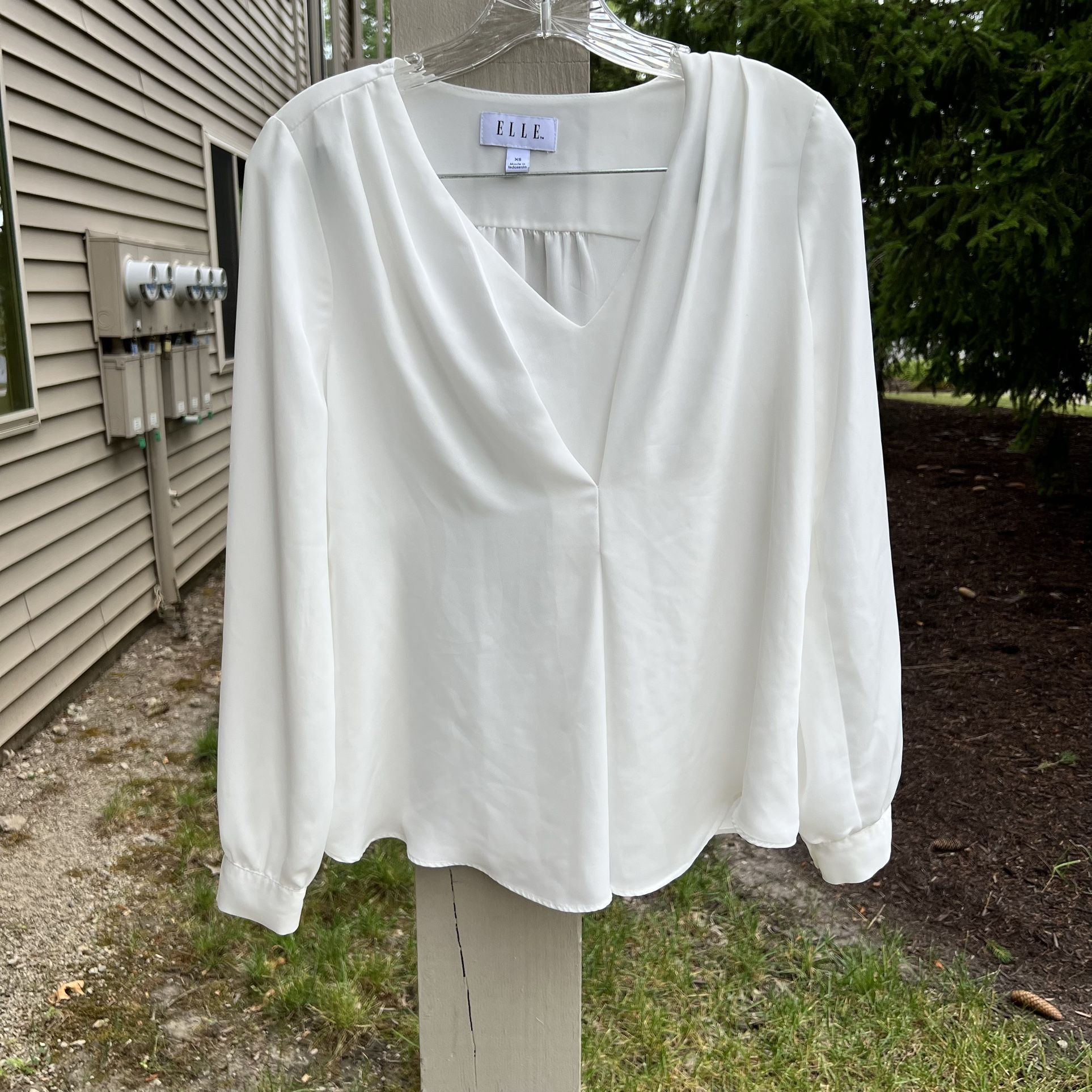 Elle Women's Long Sleeve blouse