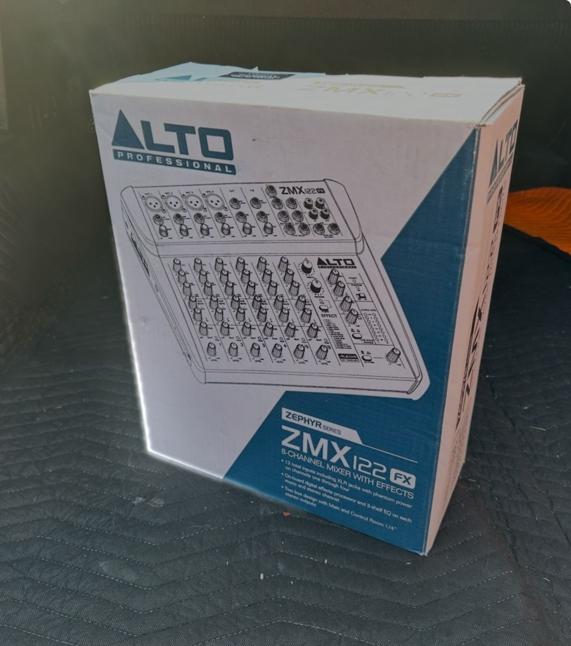 Alto Professional ZMX122FX 8-Channel 2-Bus Mixer with Effects Zephyr Series