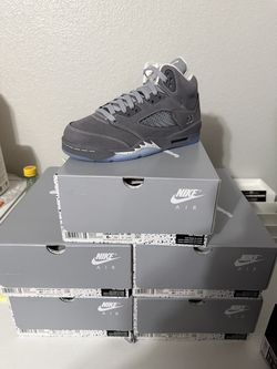 Wolf grey 5 sizes 5.5Y 6Y 6.5Y