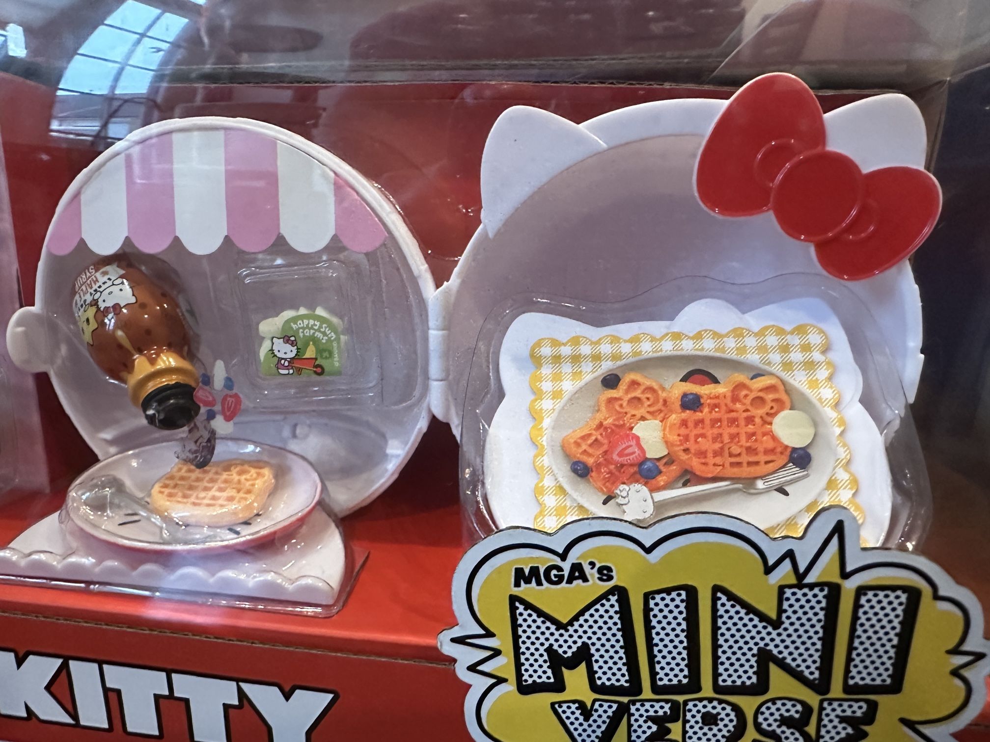 MGA mini Verse Make It Mini hello Kitty Food Display